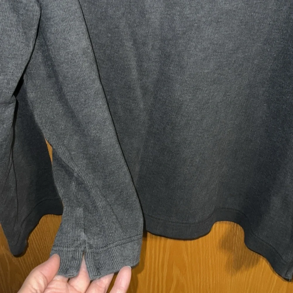 GAP classic neck